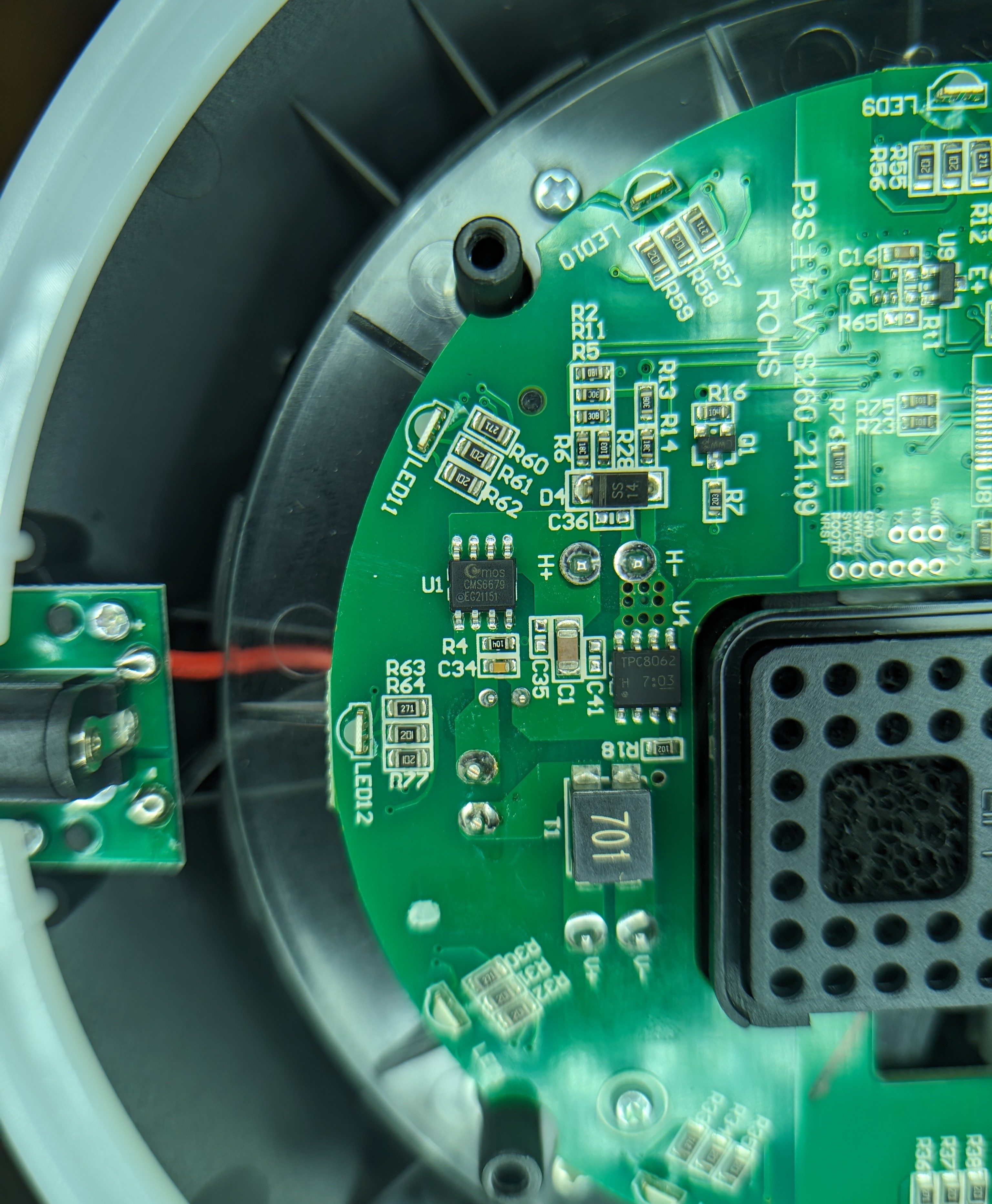 Close up of the two MOSFETs used to control the heating element.