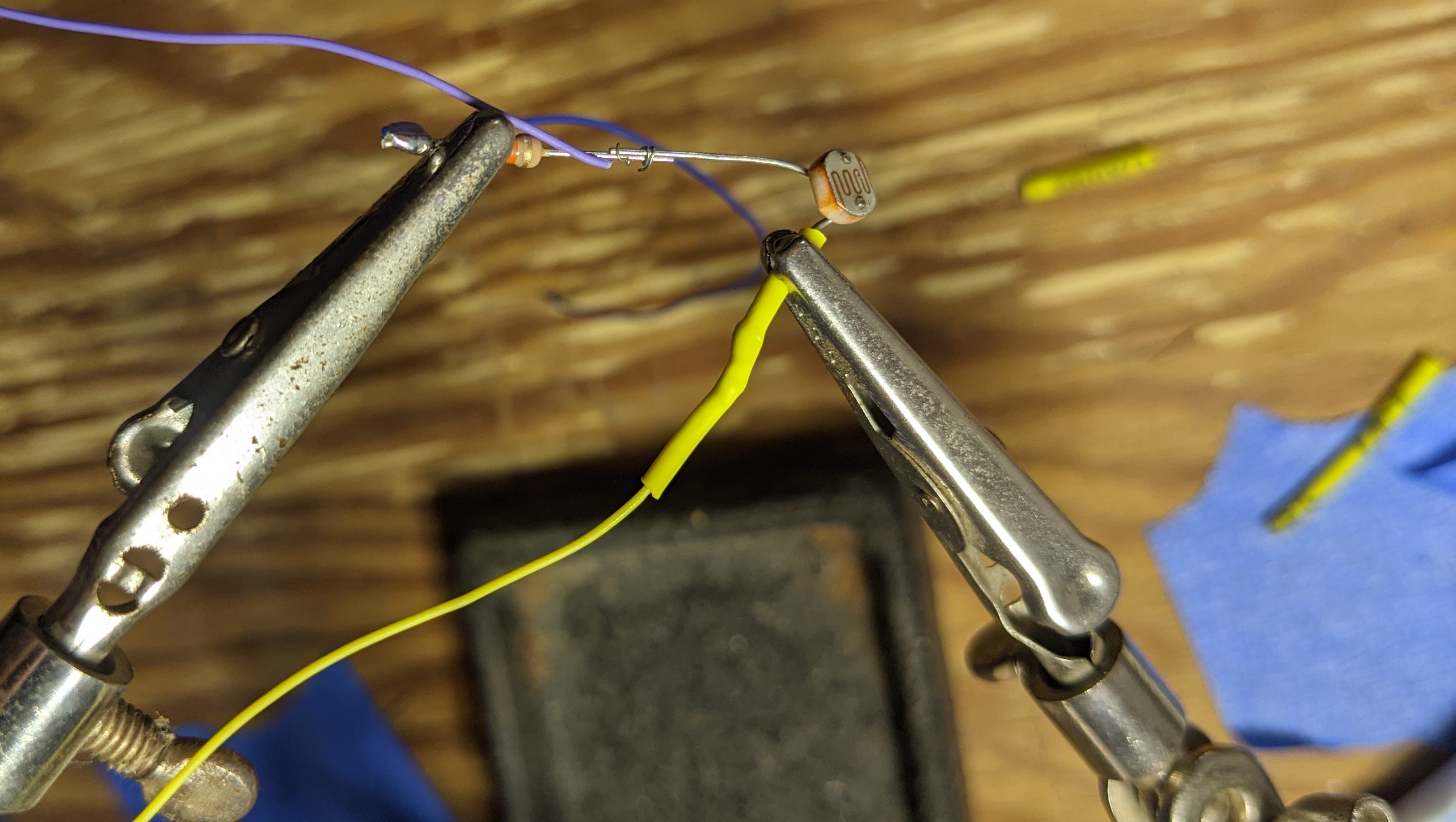 picture showing wire wrapped around the LDR and 10K resistor leads