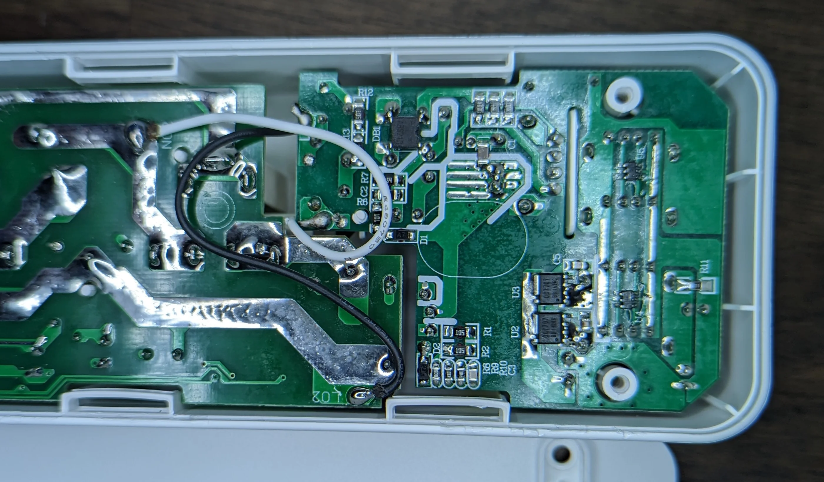 I'm not loving the sloppy wiring connecting the USB power supply to the mains rails.