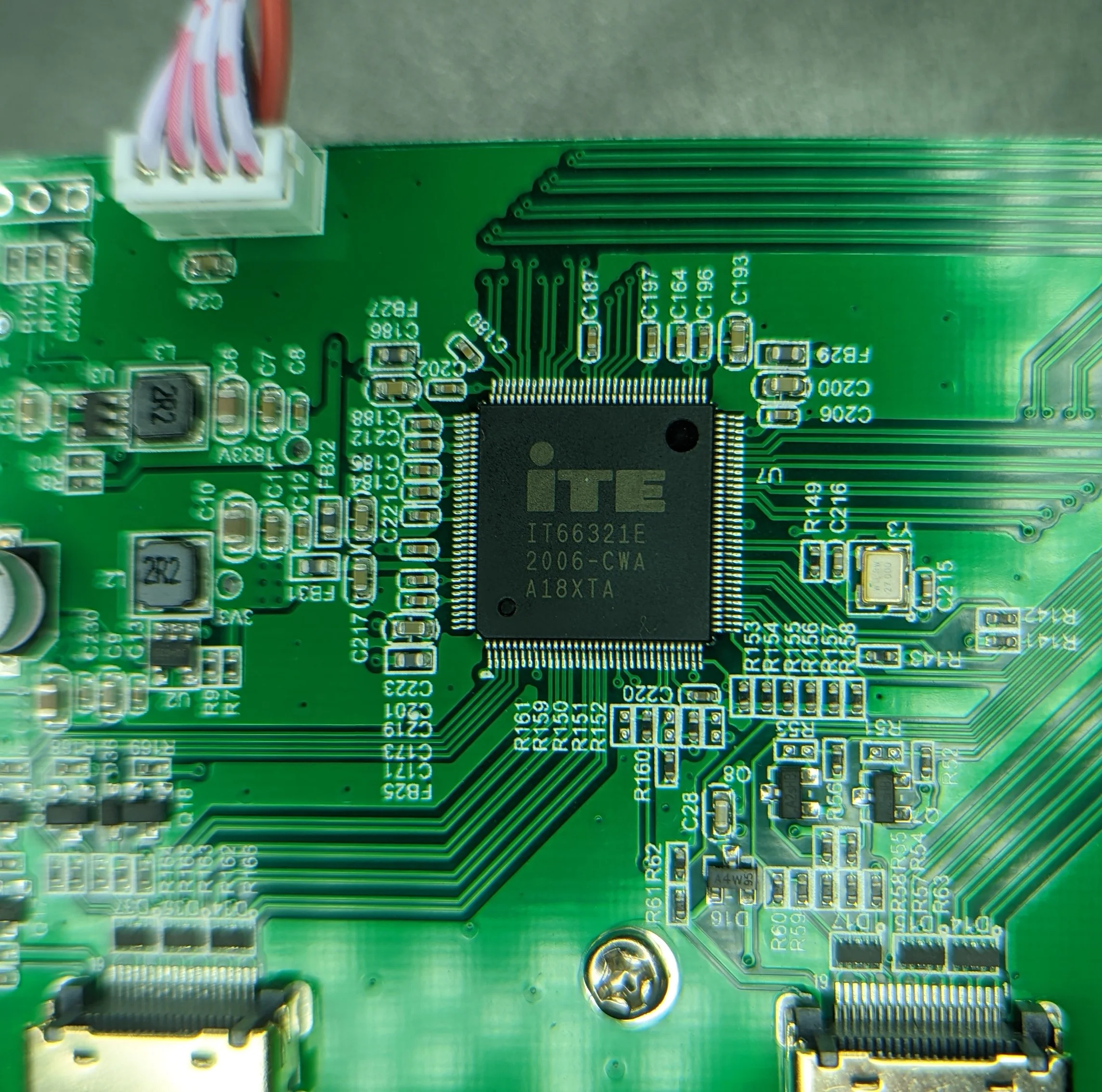 2 to 1 HDMI mux to switch between the two outputs from the 4 -> 1 muxes on board.