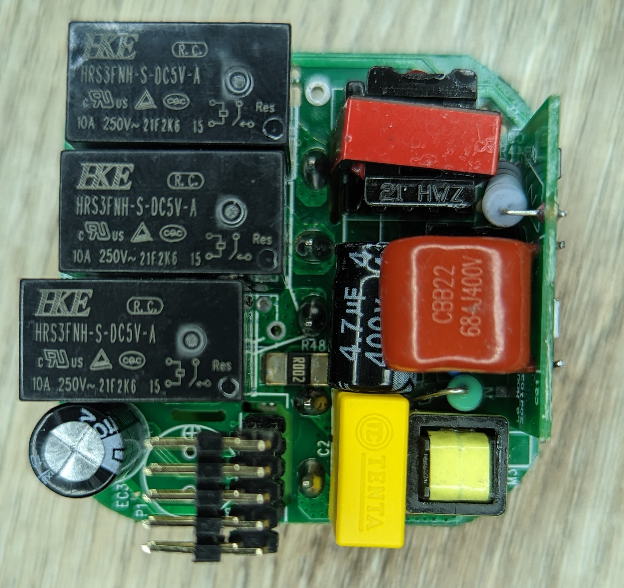 Picture showing the power / switch module PCB from the front.