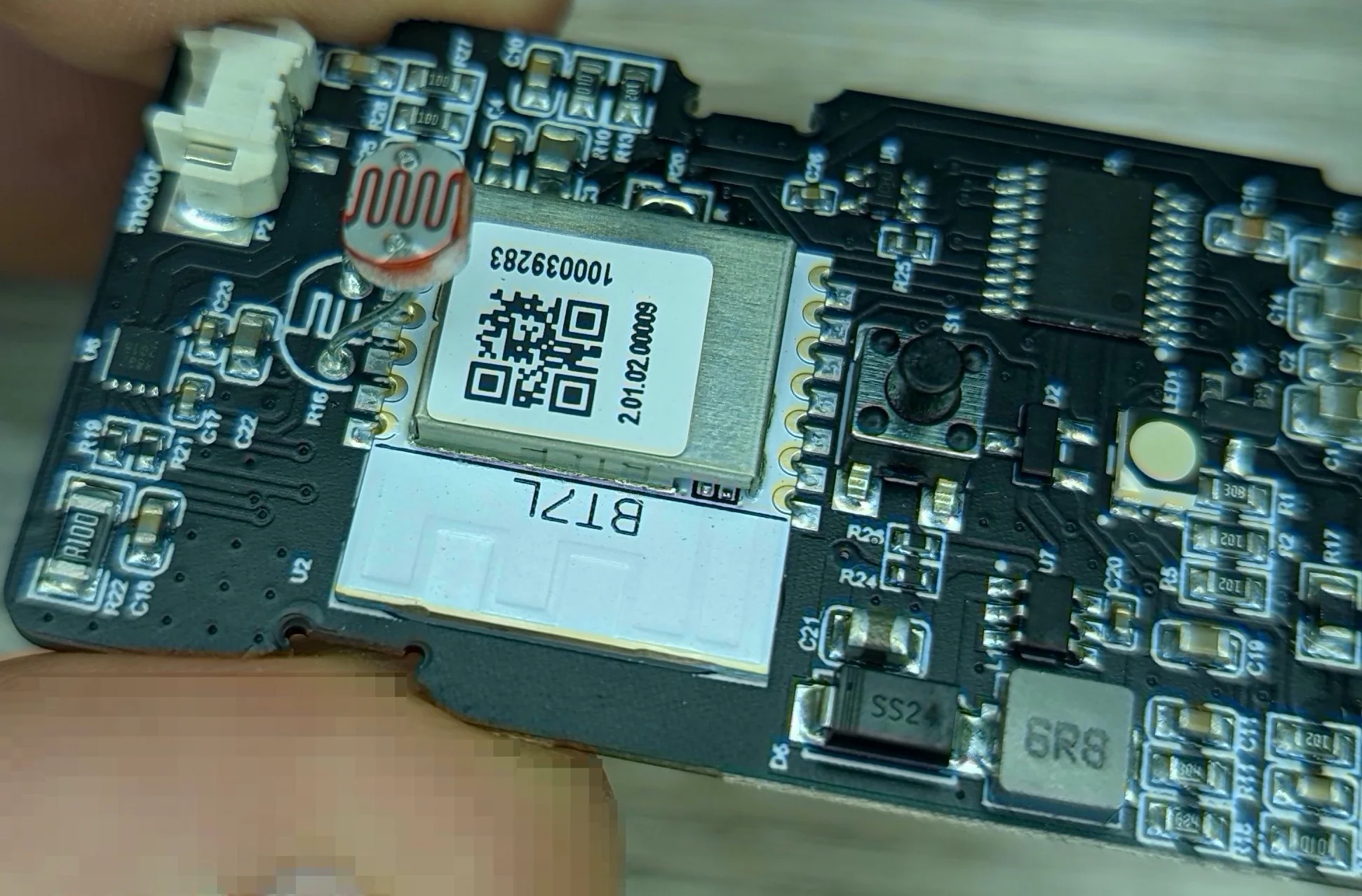 Photo showing a closeup of the 'primary' radio module.