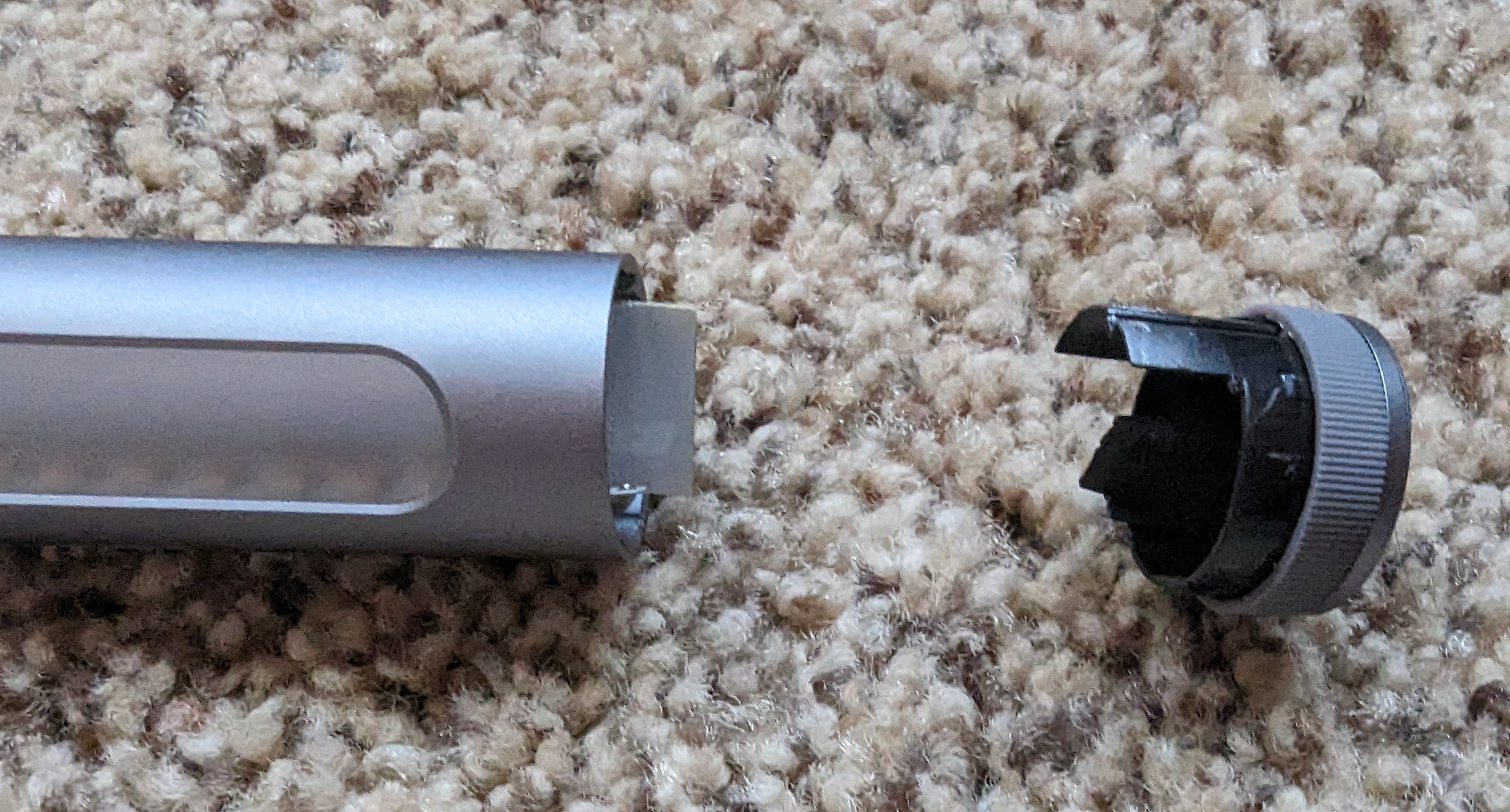 Picture showing a close up of the Yee light bar end cap.